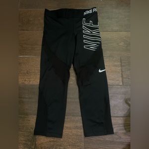 Black cropped Nike pro leggings